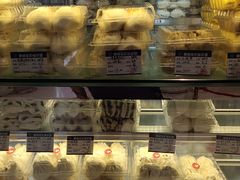 -白玉兰食品甜凤店(合生汇店)