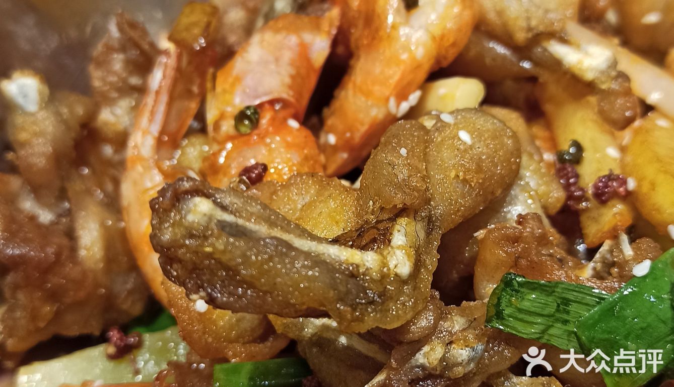 美食探店 | 牛蛙遇上羊蝎子，你选哪个？