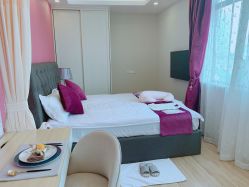 -海豚湾高端月子会所(黄浦店)