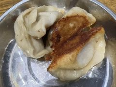 -黄阿姨锅贴大王(万航渡路店)