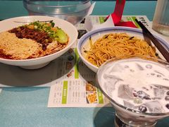 -张氏宽窄巷成都名小吃(茂业百货华强北店)