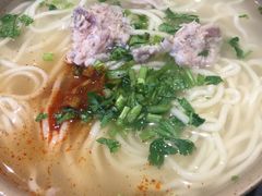 -亮亮面馆(经六路店)