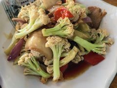 五花肉炒有机菜花-遇见小院—虹鳟鱼•农家菜(怀柔店)