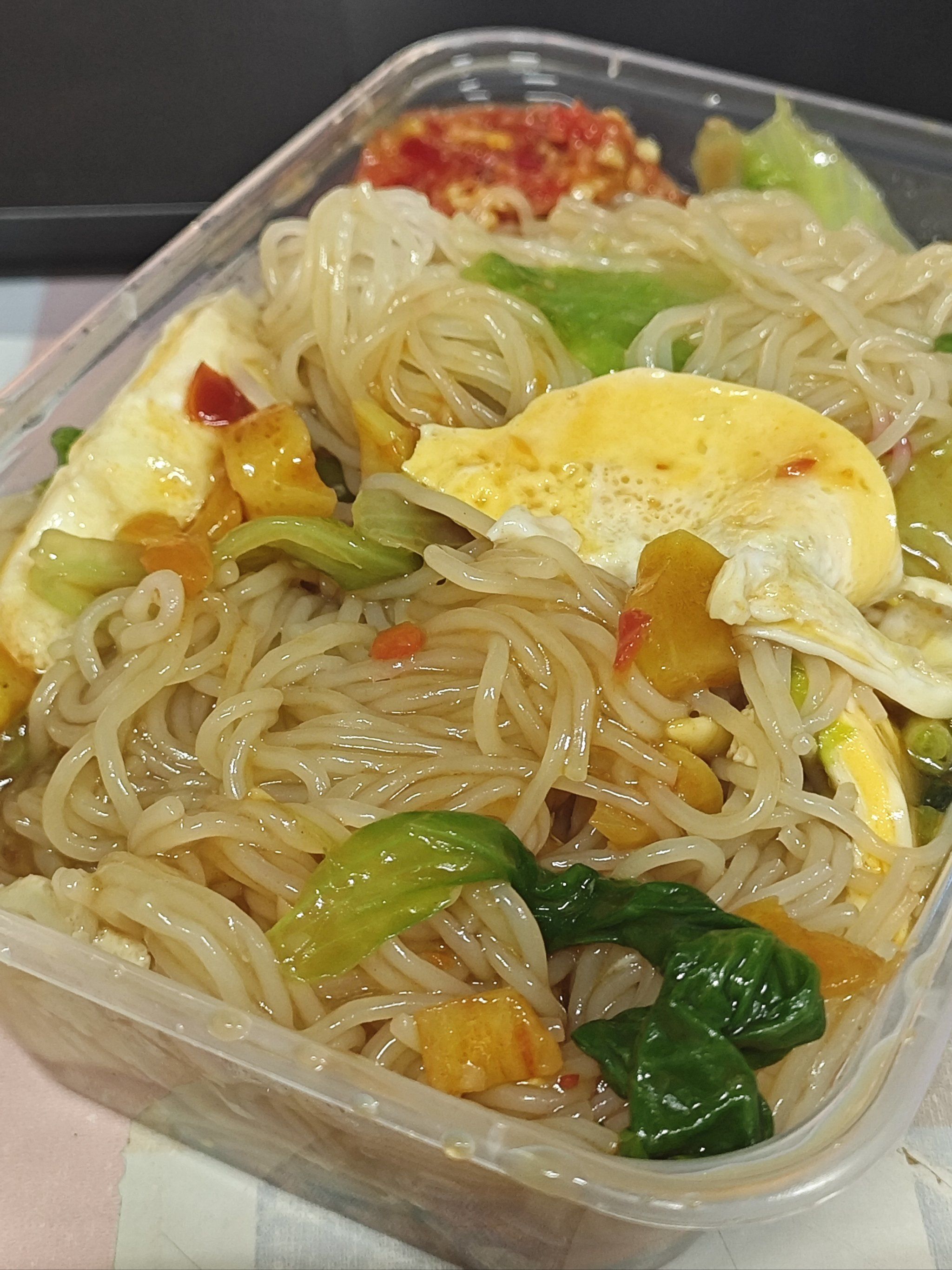 在小吃街不到10r