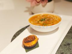 一口鲍鱼酥-三号黄浦会Canton Table