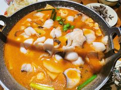 -老滇山寨•云南特色菜•地方菜•民族风情歌舞表演(金碧店)