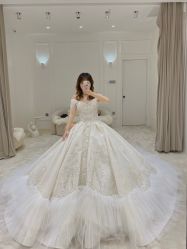 点击看大图 -Renee芮亦婚纱