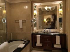 -广州富力丽思卡尔顿酒店