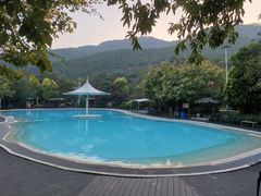 -十万大山布透温泉