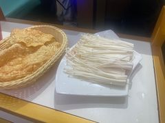 -浪里寻·臻牛养生牛肉火锅(方圆荟店)