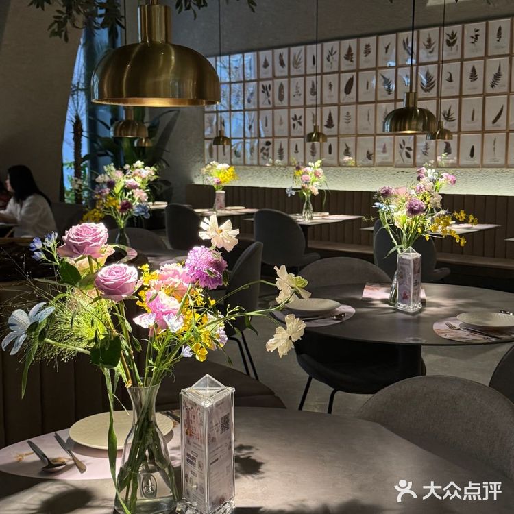 係深圳最美嘅西餐食貴州菜