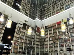 -钟书阁(松江泰晤士小镇店)