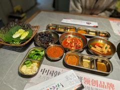-草家酱蟹炭火烤肉店(珲春南路一店)