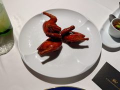 脆皮妙龄鸽-荣轩(新荣记环球金融中心店)