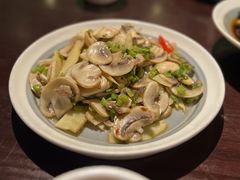 雪菜时笋炒蘑菇-上名堂·鱼头好吃(体育场路店)