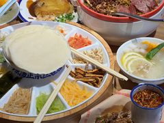 -怪噜范·老贵阳街头名小吃(汇金星力城店)