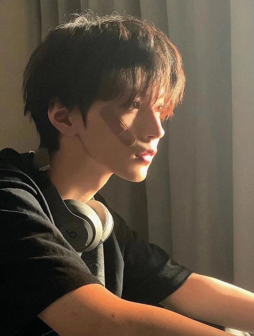 学剪帅气男生头