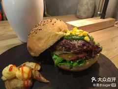 -HIGH FIVE哈福手工汉堡(桂林路店)