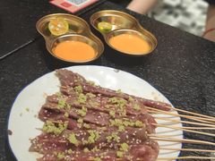 -何妹湿辣牛肉·粤式烧烤砂煲(桂雅路店)
