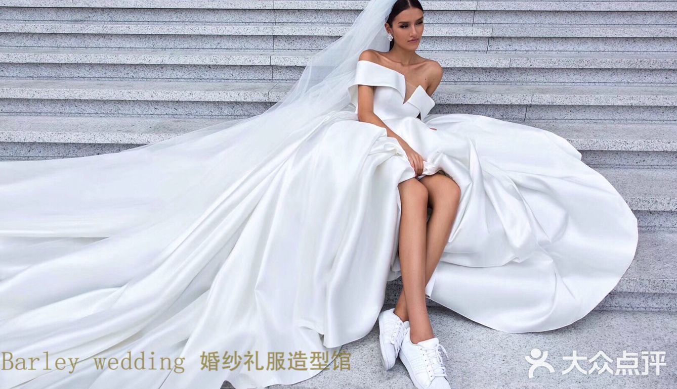 千万别选缎面婚纱,你不知道它到底有多美~