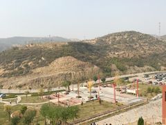  登高望远-五龙城郊森林公园