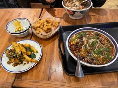 -云阿蛮云南生烫牛肉米线(奉贤路店)