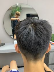 -宫铭烫发染发接发店