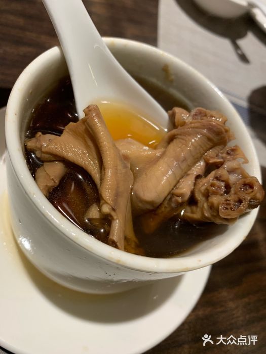 阿二靓汤黑蒜鲍鱼炖鹅掌图片