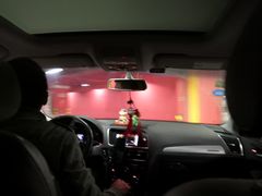 -欧尚超市苏州店停车场(金鸡湖路店)