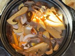-有一锅·野生菌黑山羊腊排骨火锅(古城北门店)