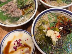 -云阿蛮云南生烫牛肉米线(奉贤路店)