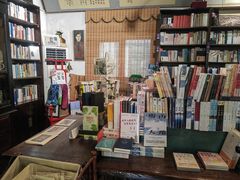 -荒岛书店(黄县路店)