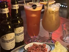 -FOUR PLAY BAR