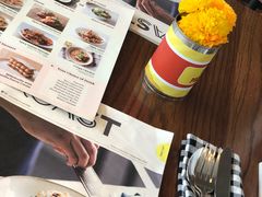 -ROAST coffee & eatery