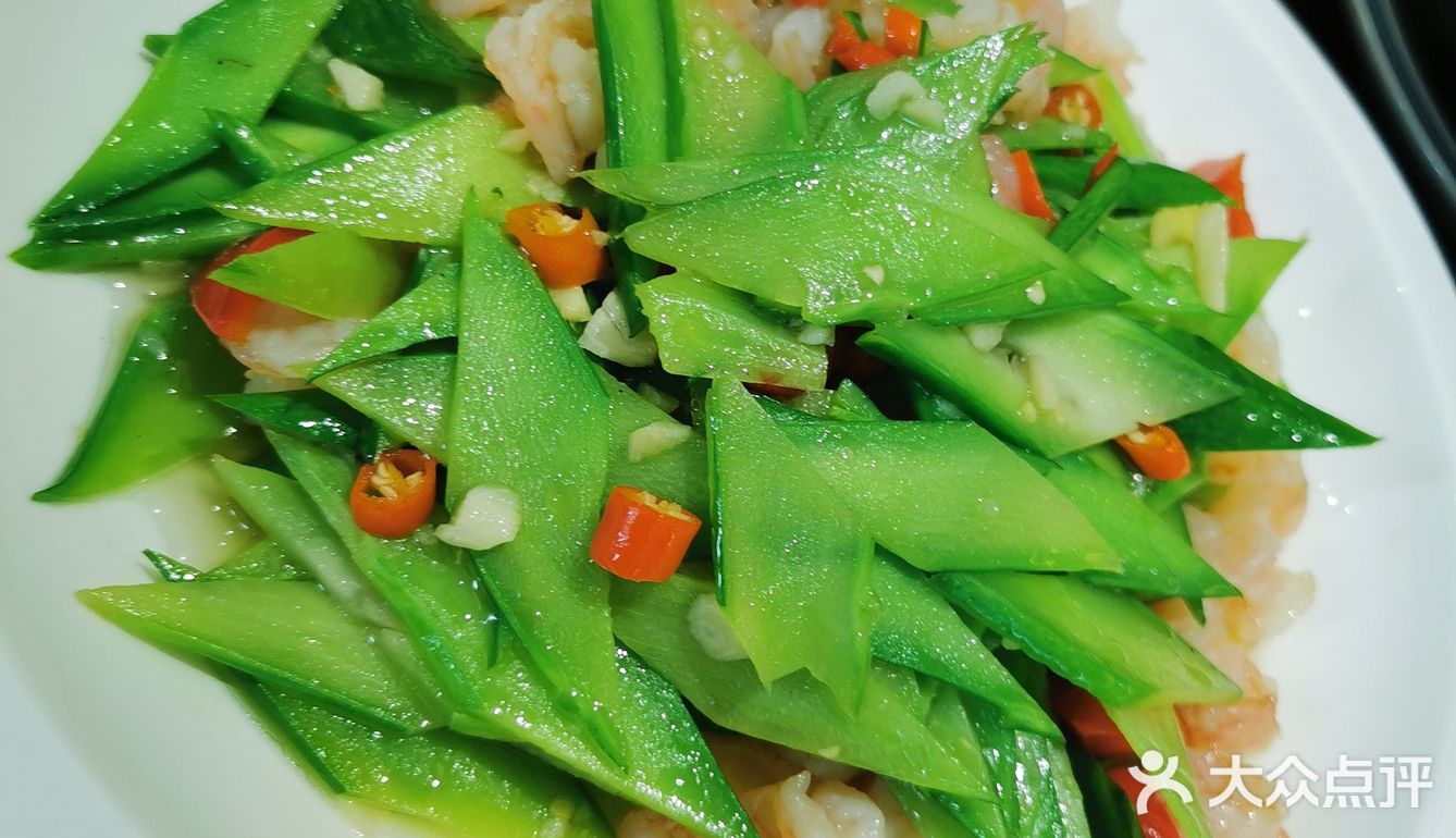 里面的汤是放了糟白醋来调的，口感比较独特
