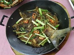 自晒椰菜干焖水库鱼-邹记·美食(斗门店)