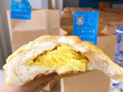 菠萝奶酥包-提亚烘焙·手作面包·生日蛋糕(七星店)