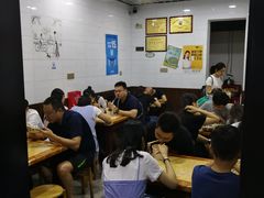 大堂-覃肥叔桂林米粉(粮道街店)