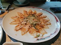 薄切鲜鱼片-穹六人间 people 6(岳阳路店)