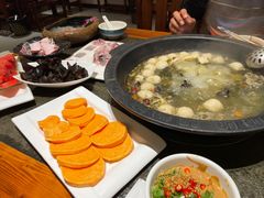 -景明轩•养生酸汤鱼火锅 云贵鲜菌 现舂野果酸汤(王寨小区店)