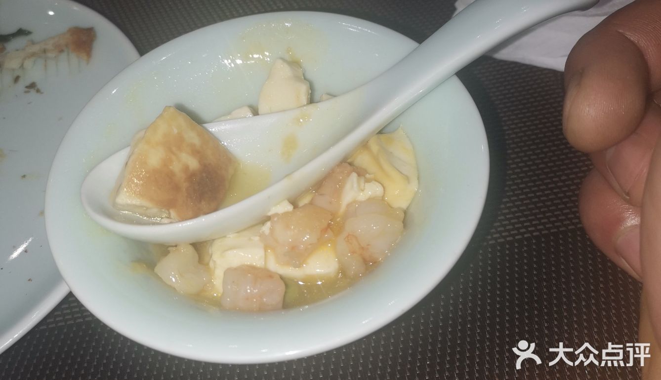 兴福镇“幸福镇”上的餐饮珍珠