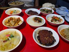 -蓝田九大碗民俗食府(蓝田店)
