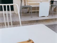 -彳亍咖啡·这里(水湾路店)