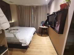 -IU酒店(兰州西关十字地铁站店)