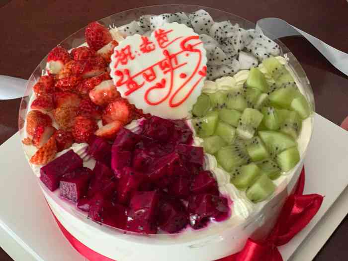 龙山村烘焙工坊(乔庄店)-"圣诞节了要有点仪式感,来买圣诞小蛋糕,刚.