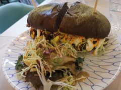 墨鱼汁牛扒包-拾挚扒房(招商花园城店)