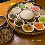 来贵阳第一站就跑到甲秀楼来吃包整丝娃娃