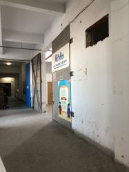 -逝水玩具折扣店