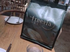 露天位-小苍兰风铃草蛋糕甜品(沈阳店)
