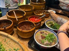 -云阿蛮云南生烫牛肉米线(奉贤路店)